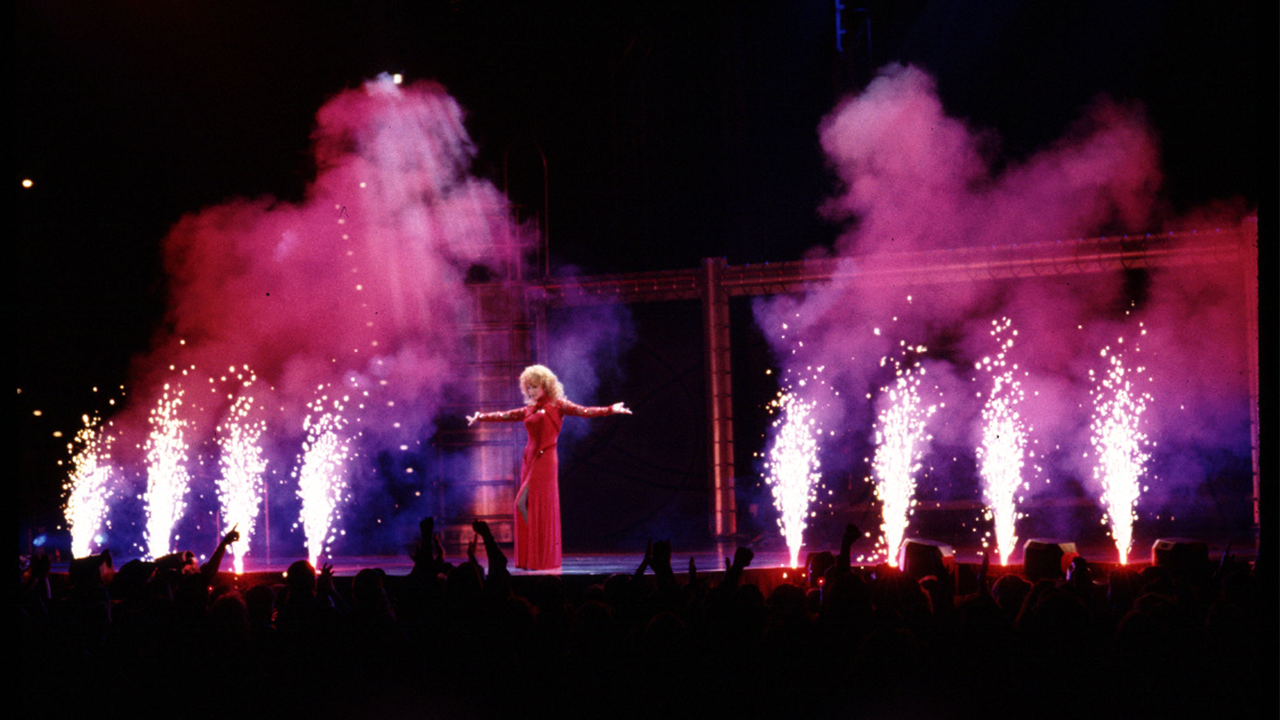 Reba on stage 